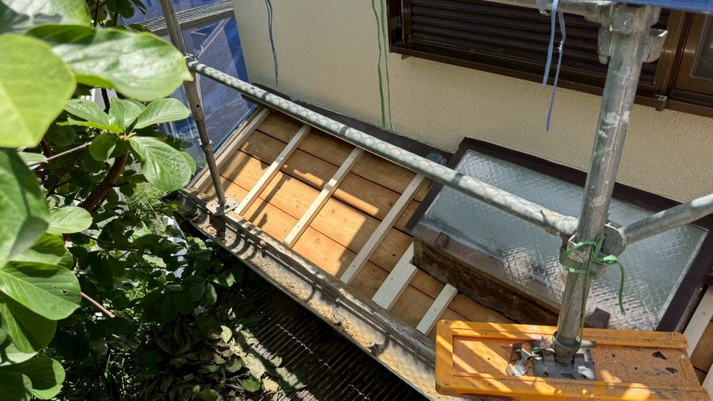 屋根面の下地調整